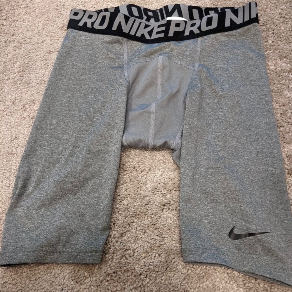 Nike Pro Compression Shorts (SIZE LARGE)